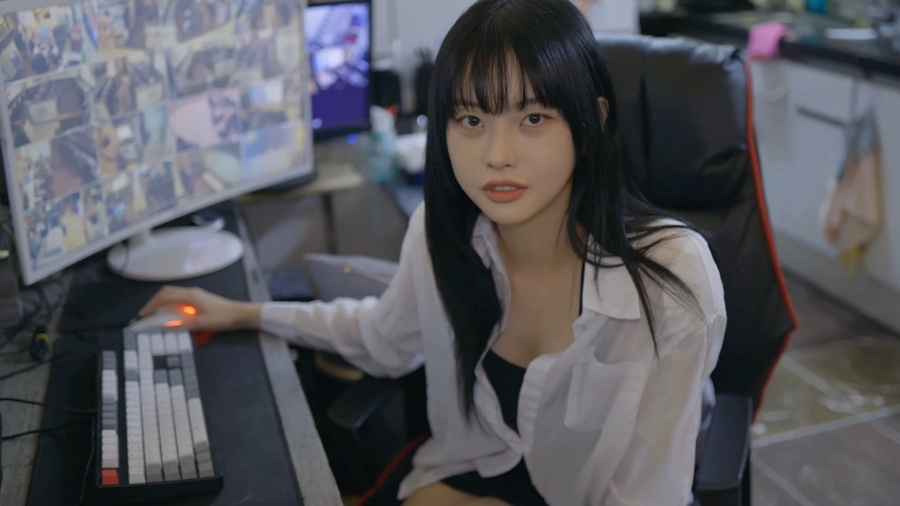 阿西美女室友竟然游戏(Five Hearts Under One Roof) v1.0.2 官方版